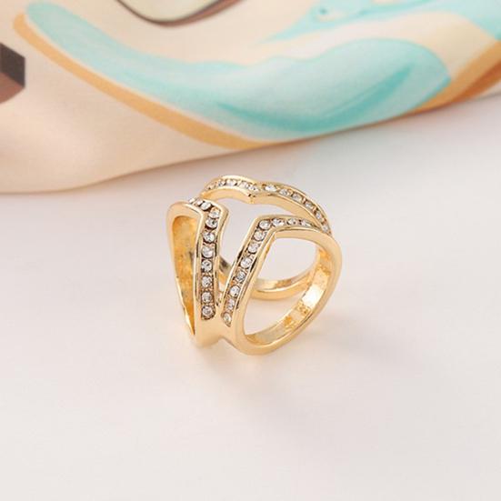 Scarf Button Three-Ring Design Rhinestones Inlaid Scarf Buckle Korean Style Scarves Shawls Scarf Fastener Jewelry Accessory