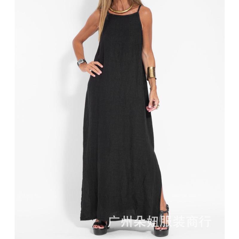 Стильное повседневное платье с разрезом на шее