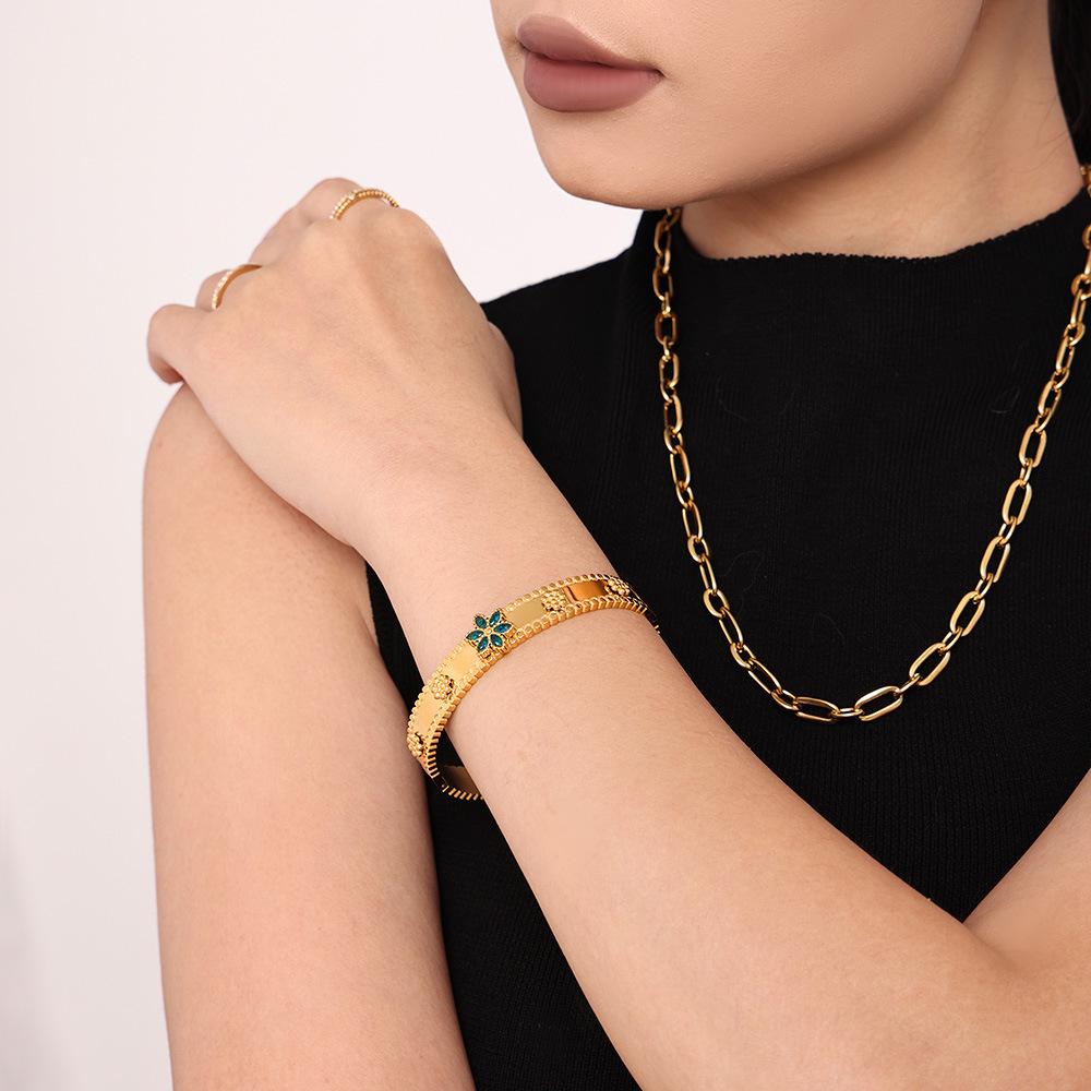 Браслет из циркония в форме снежинки на колесе обозрения с позолотой 18 карат