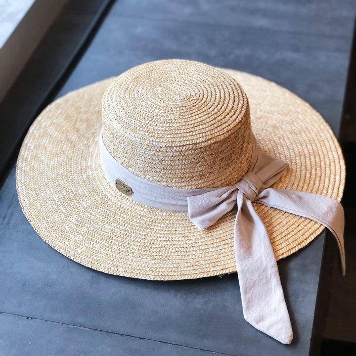 Весенне-летняя соломенная шляпа с широкими полями в стиле ретро, летняя шляпа с плоскими полями для защиты от солнца, шляпа для отпуска, элегантная шляпа с бантом в стиле Хепберн