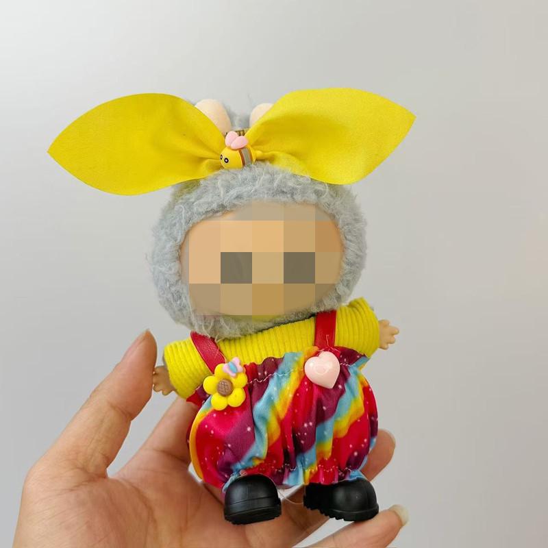 Подвеска Лабубу: Коробка-сюрприз с детской одеждой - 17 см винил «Макарон».