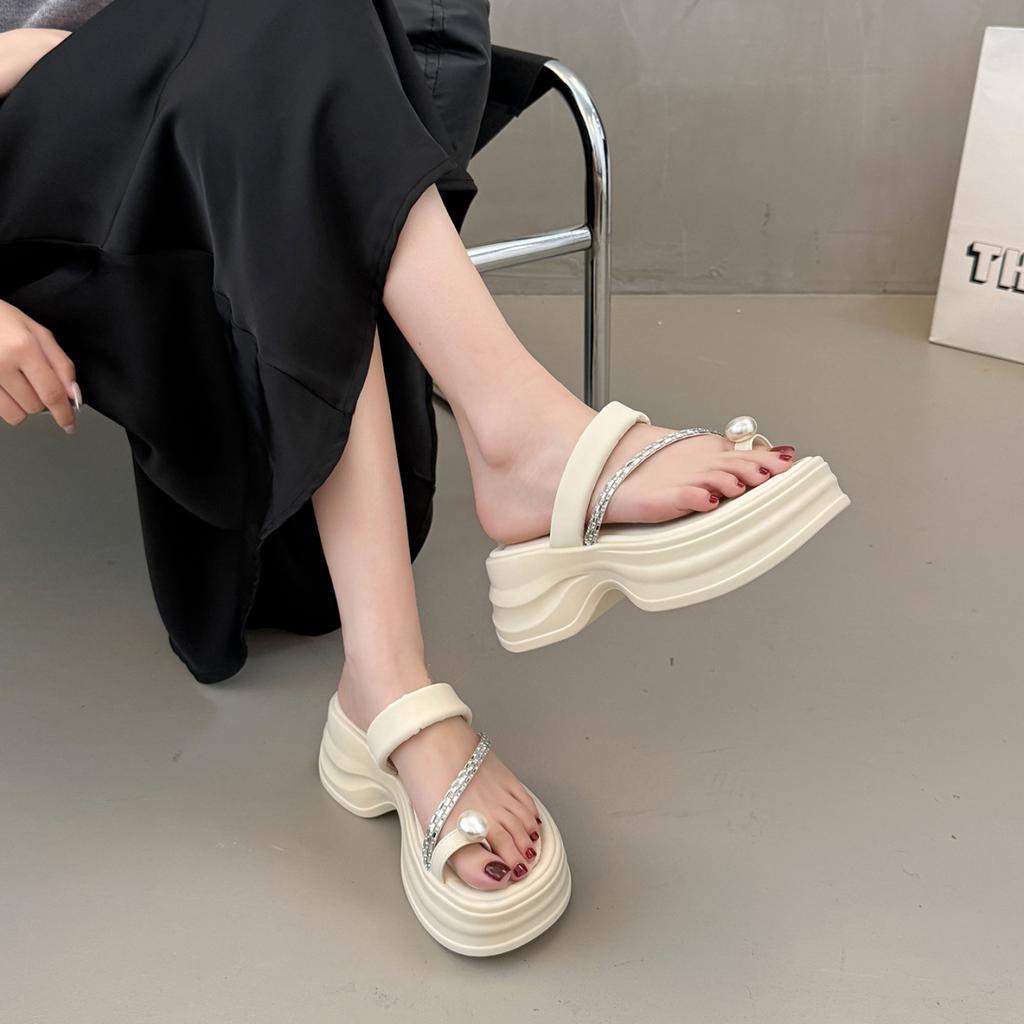 Fashion Women's Summer Outdoor Wear French Style Thick Bottom Heightening Anti-Slip Easy To Match Slides Fashionable Slip-On Sandals