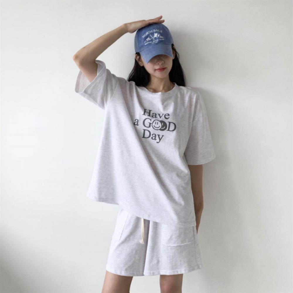 New Arrivals Open Run Women Round Neck ShorT Sleeve T shirT And ShorTs seT