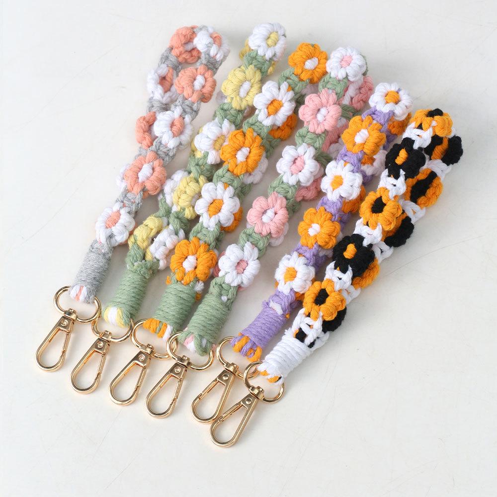 Bohemian Small Daisy Flower Keychain Hand-woven Wrist Rope European and American Bag Pendant
