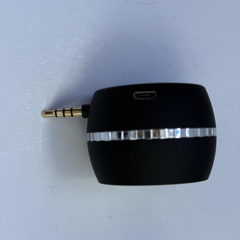 Портативная беспроводная Bluetooth-колонка Телефон Внешний динамик Универсальный 3,5-мм разъем Мини-коробка для звука Для смартфона Планшета Ноутбука MP3 MP4