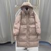 Женское хлопковое пальто длиной до колена из толстого белого утиного пуха с капюшоном 2024 года - зимняя мода в корейском стиле