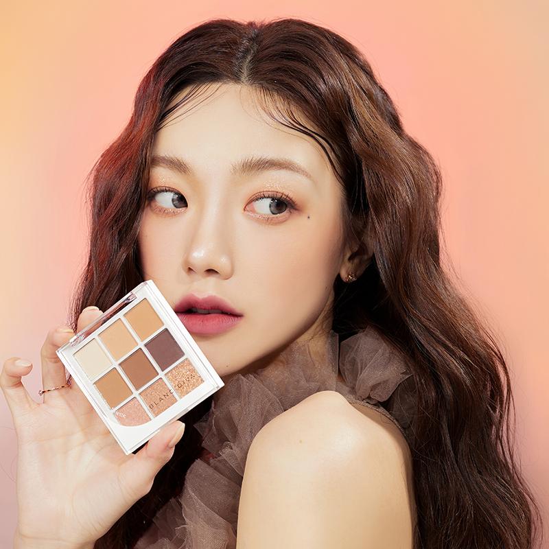 BLANC DIVA РАСКРАСКИ:ME ПАЛИТРА ТЕНЕЙ ДЛЯ ВЕК 01W КОРИЧНЕВЫЙ 7,4 г