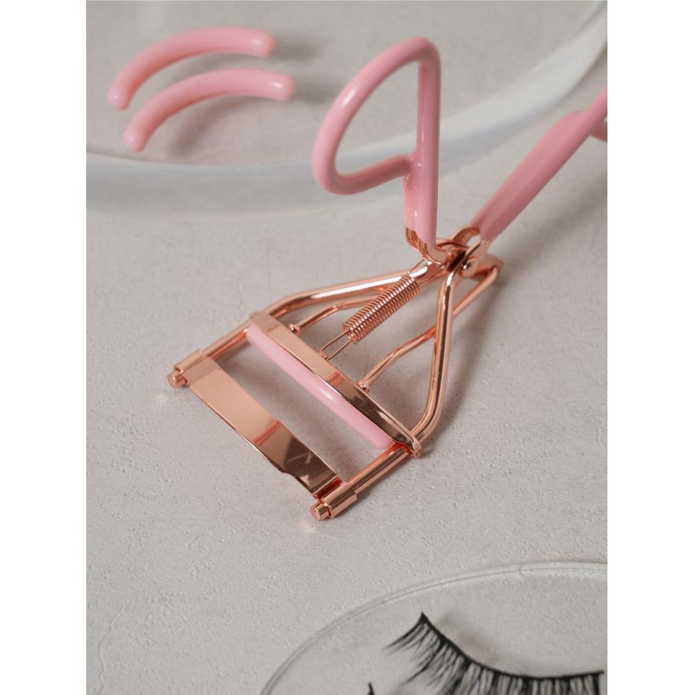 Щипцы для завивки ресниц Daiso с резиновой ручкой и пружиной