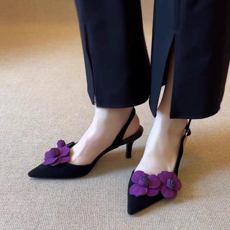 Fashion Retro Pointed Toe Three-dimensional Flowers Beautiful Baotou Women's Stiletto Heel Back Trip Strap Sandals