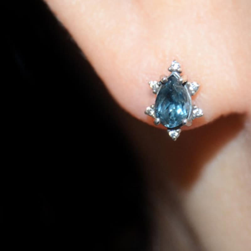 Марта на чердаке бейли. ЛБ топаз