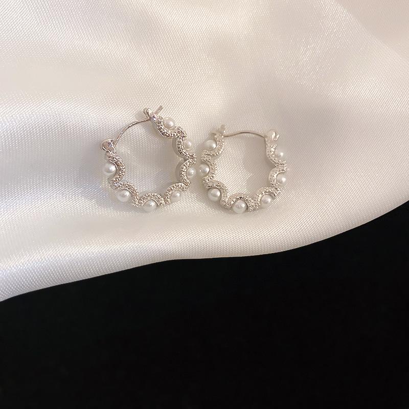 Циркониевые серьги-каффы с перламутром в виде солнечных лучей: Элегантные, Универсальные Серьги для Женщин.