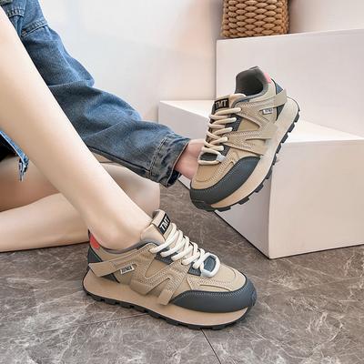 Ins корейская версия новой женской обуви для пап 2025 года, весна, студенческие беговые спортивные туфли на толстой подошве, увеличивающие рост, повседневная обувь FD6686