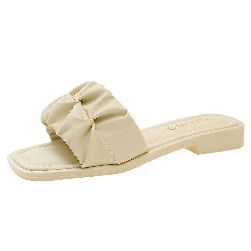 French flat-bottomed cool slippers women's summer wear fashion 2025 new skirt niche high-end beach slippers