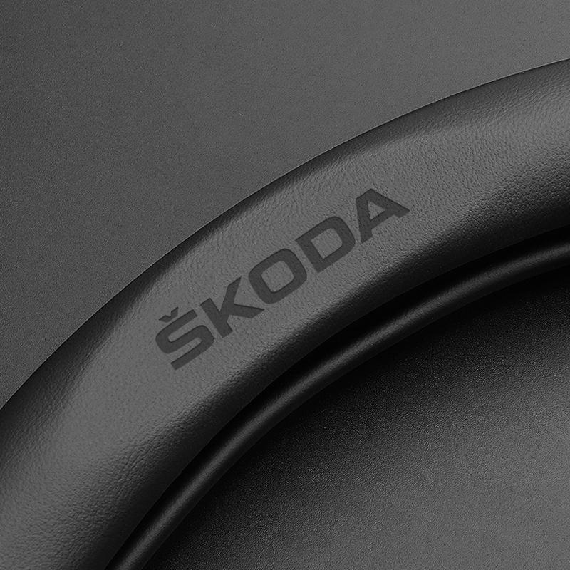 Carbon Fiber Car Emblem Steering Wheel Protective Cover For Skoda Octavia A5 Mk3 Fabia Yeti Kamiq Kodiaq Karoq Rapid Vrs Superb kybf34
