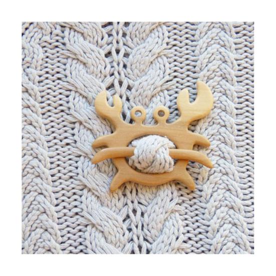 Женский зимний деревянный свитер, брошь в форме животного, шарф с пряжкой, шаль из искусственного шелка, булавка для шарфа, аксессуары для наряда