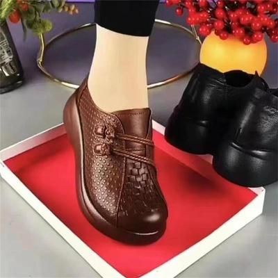 Женская обувь на танкетке, мягкая кожа, осенняя новинка, круглый носок, ретро, плетеная, мягкая подошва, легкая и удобная, толстая подошва, обувь для мам среднего возраста