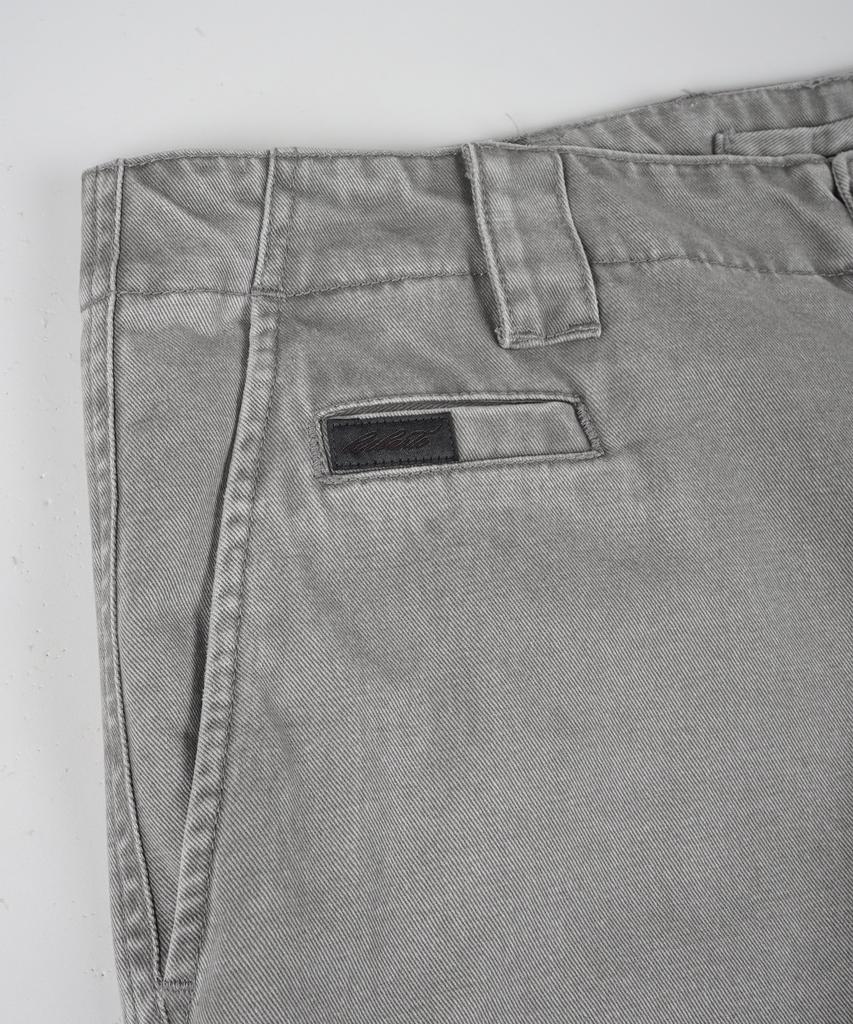 BIRBANTE Хлопковые брюки-чинос с дартсом, подвергшиеся garment-washing - Серый