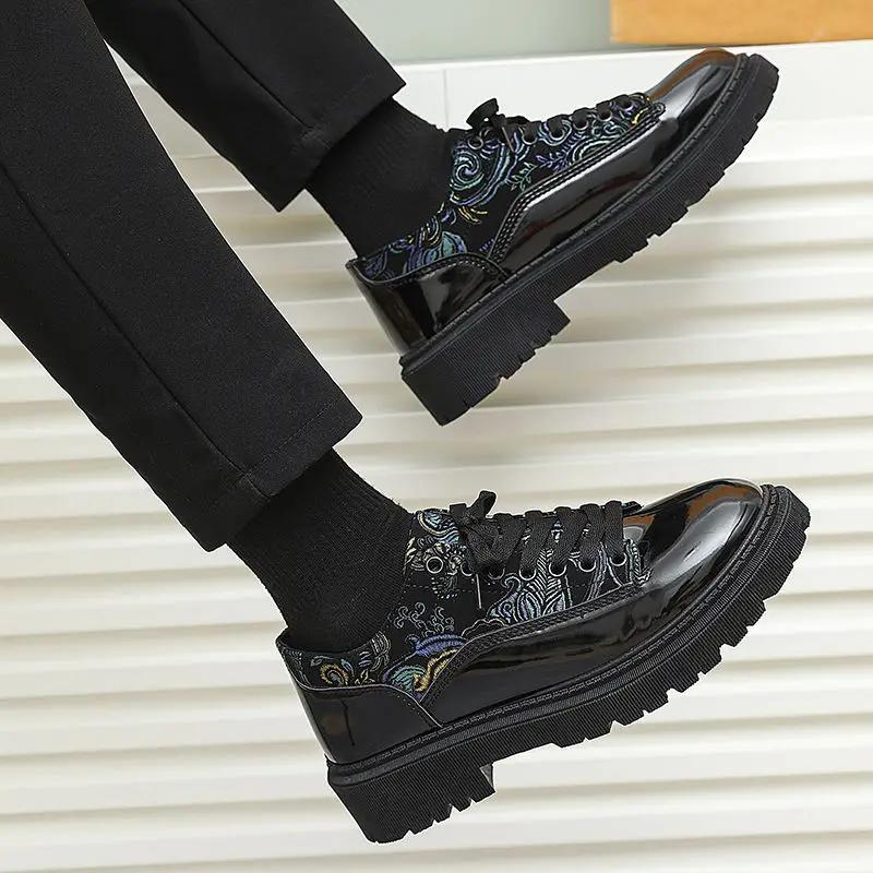 Leather Brogue Shoes for Men Black Thick Sole Platform 2024 Trend High Quality Man Casual Shoe Retro Common Cowhide Pu