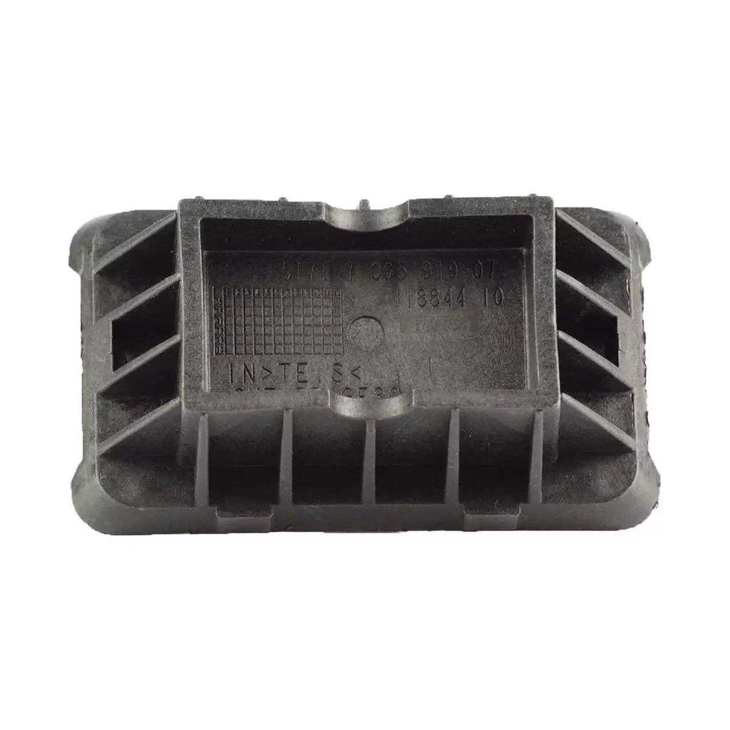 BMW E60/E61/F25/F26/X3/X4 525i Опорная площадка домкрата (51717065919)