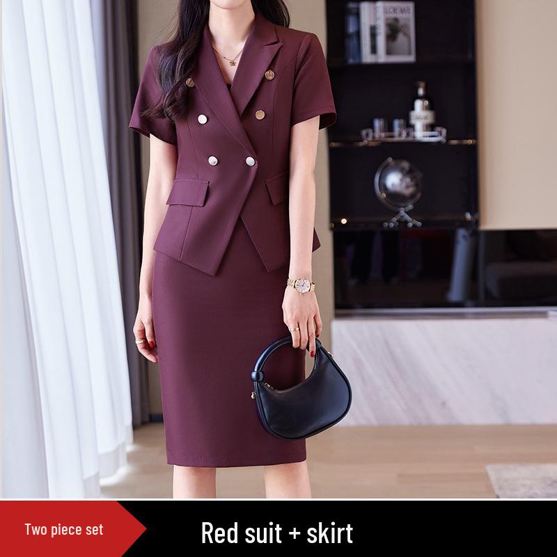 Женский элегантный деловой костюм для работы на ресепшене, в продажах или в салоне