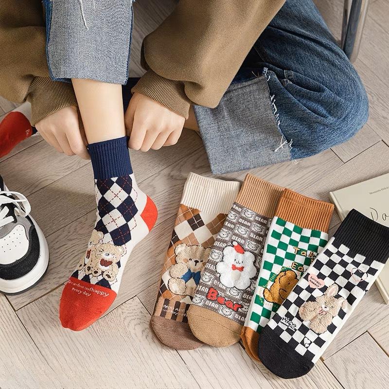 Милые носки с маленьким мишкой, мультяшный шахматный узор, школьный стиль, универсальные хлопковые носки, модные короткие носки