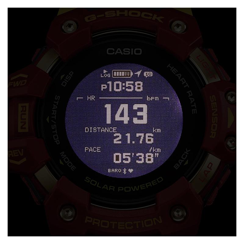 Casio Серия G-SQUAD Модель в сотрудничестве с Барселоной MATCHDAY, логотип Барселоны выгравирован на задней крышке, кварцевый механизм, полимерный ремешок, GBD-H1000BAR-4JR