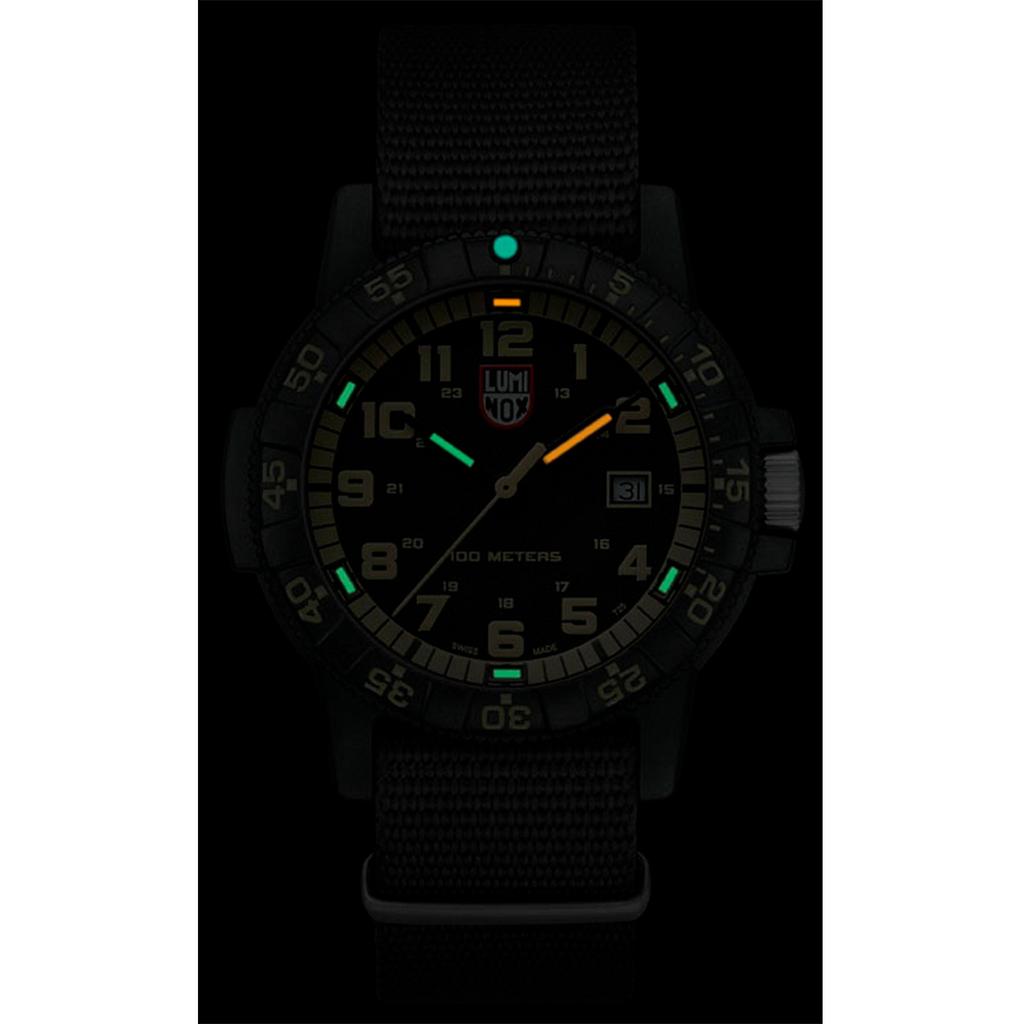 Watch SEA Series Luminox 0333 Regular Import Black [Luminox] Men's