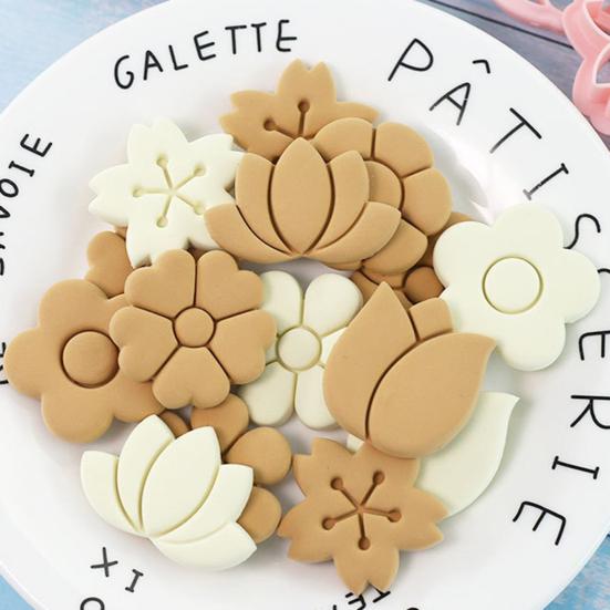 8Pcs/Set 3D Flower Shape Cookie Cutters Plastic Biscuit Mold Cookie Stamp DIY Fondant Cake Mould Baking Pastry Bakeware Kitchen Supplies