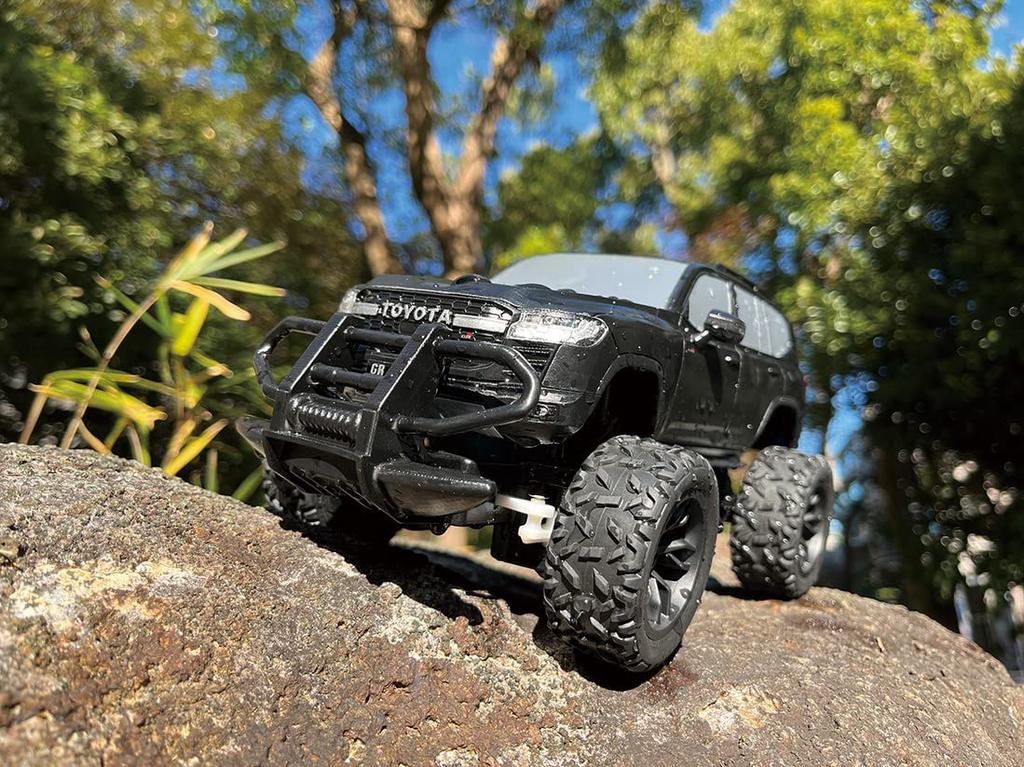 Happinet Масштаб 1/20 Радиоуправляемый Toyota Land Cruiser GR SPORT (Возраст от 6 лет)