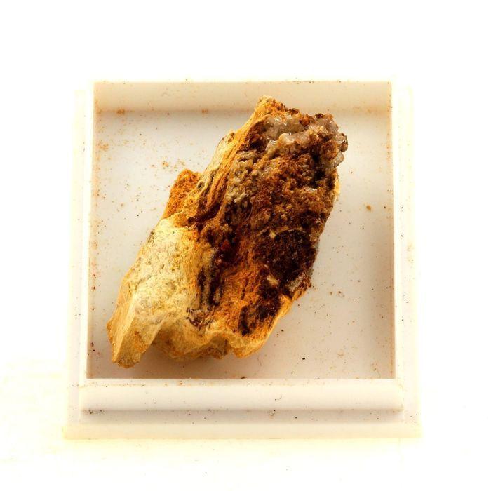 Pierres et Minéraux. Wavellite. 26.82 ct. Ottré, Vielsalm, Belgique.