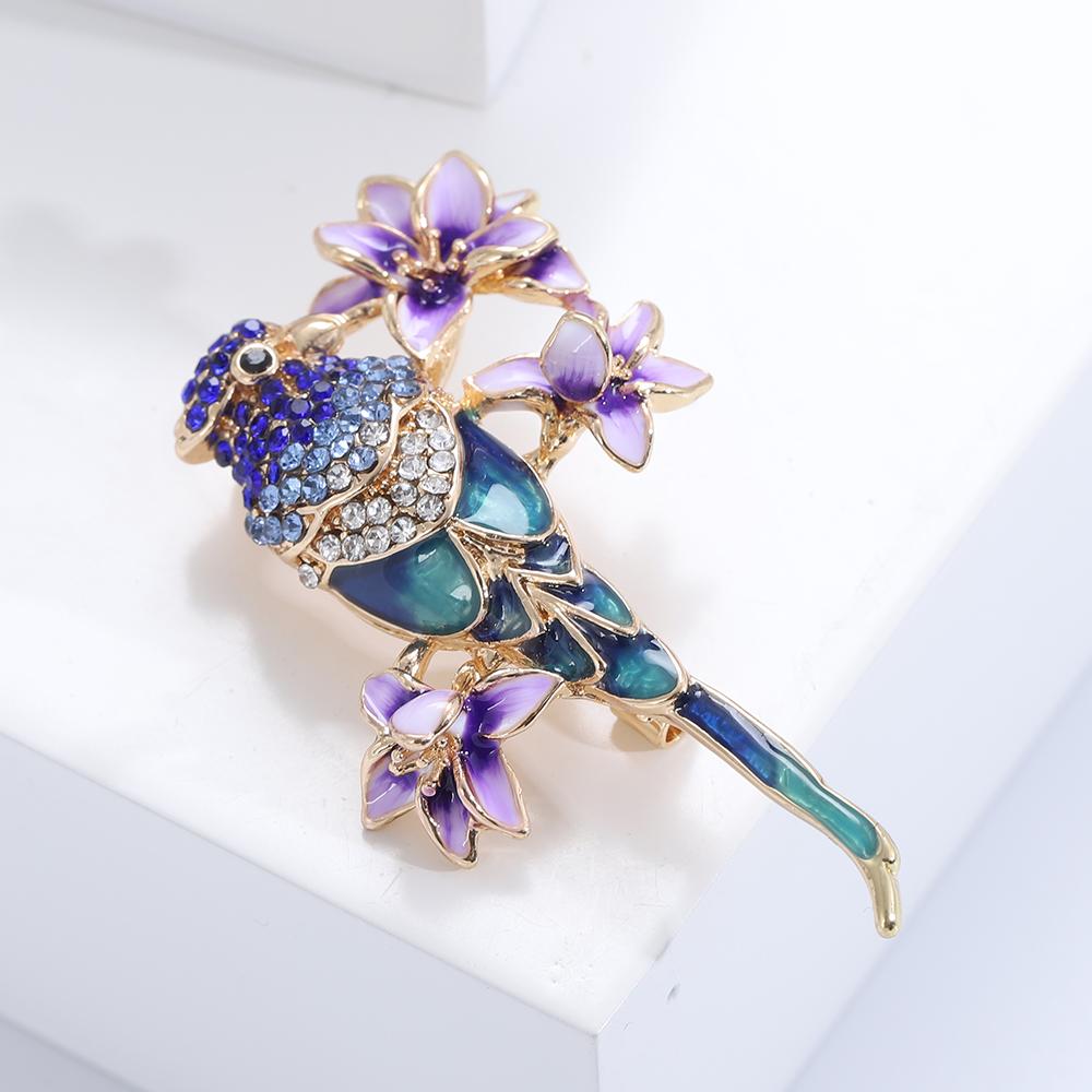 Blucome Cute Rhinestone Magpie Bird Shape Brooches for Women Gold Color Wedding Flowery Bird Special Design Pins