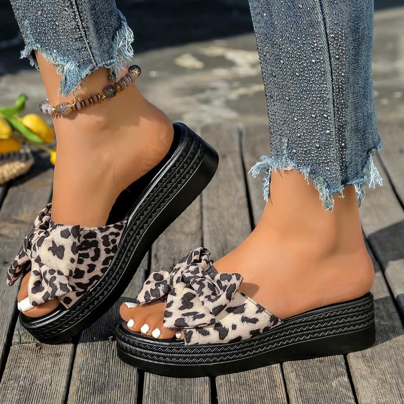 Fashion Plus Size 2025 Summer Round Toe Women's Slipper Bow Tie Outdoor Platform Sandals Women with Leopard Flat with Hot Sale Slippers