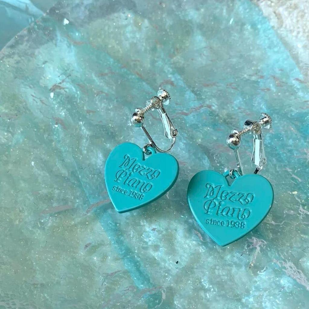 Винтажные красные серьги-кольца в гонконгском стиле: Элегантный женский аксессуар на осень/зиму