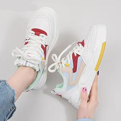 Новые белые туфли на толстой подошве для женщин. Летом они удобны и модны. В сочетании с дышащими ботинками на плоской подошве. Повседневные спортивные туфли Daddy.