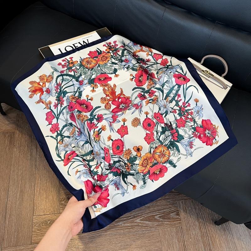 Spring and summer new Korean fashion sweet polka dot simulation silk small square scarf women's thin sunscreen silk scarf decorative small scarf