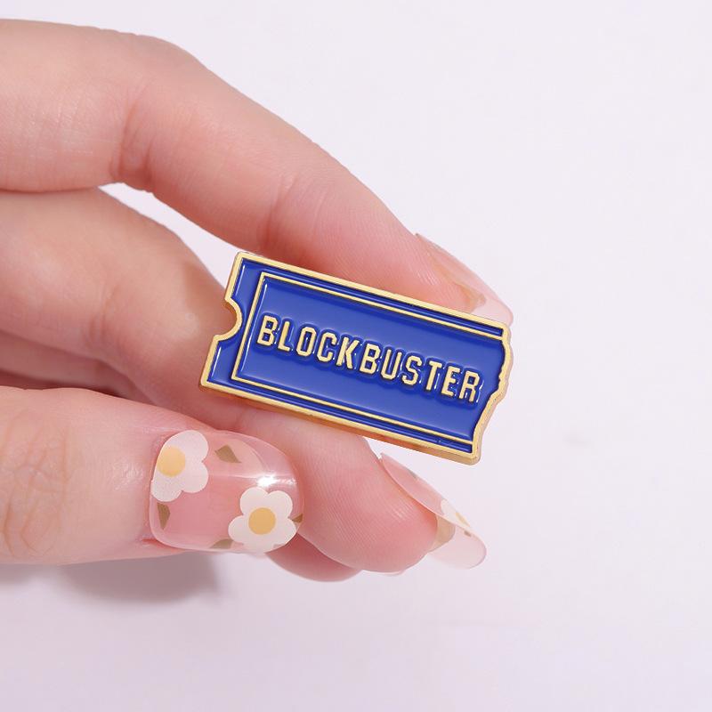 Эмалированный значок Blockbuster Video Ретро Фильмы Билет Коллекционный Металлическая брошь Лацкан Рюкзак Значок Модная бижутерия Подарок друзьям