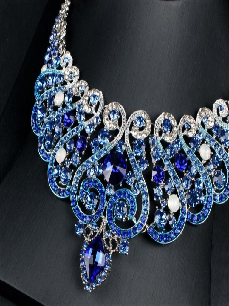 Retro Temperament Crystal Necklace Earrings Set High -Grade Alloy Jewelry Accessories For Woman