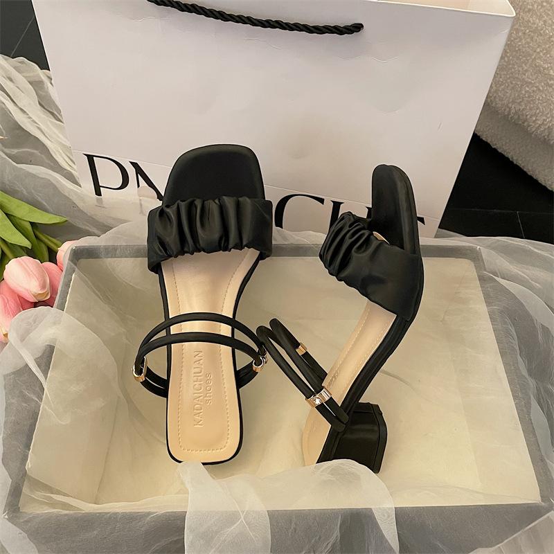Temperament thick-heeled sandals women's 2025 summer new Korean version square head pleated open-toed one-word buckle strap high-heeled sandals women
