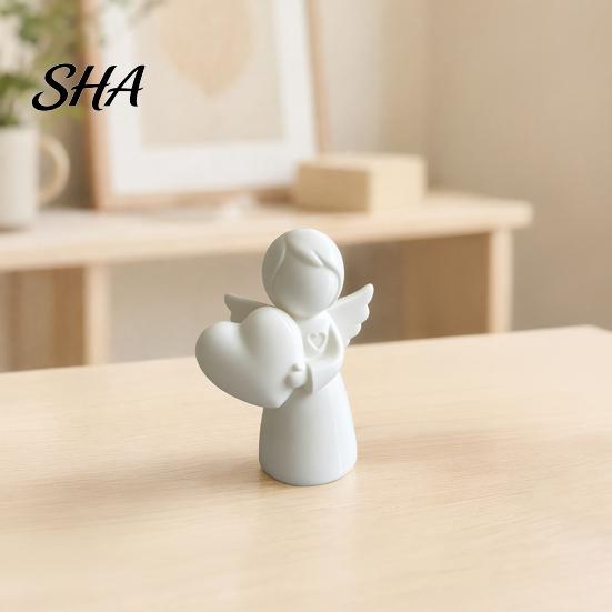 Love Heart Angel Decor Mini Figurine, 3D Printed White Statue, Modern Desktop Ornament Decoration for Mother's Day, Valentine's Christmas Gift