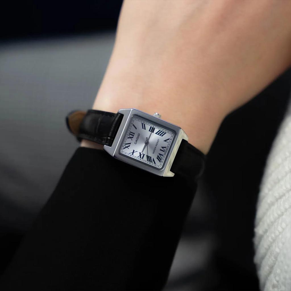 Casio Кварцевые аналоговые часы с полосой из нержавеющей стали LTP-B150L-7B1EF женские, черный/белый, полоска, черный/белый,