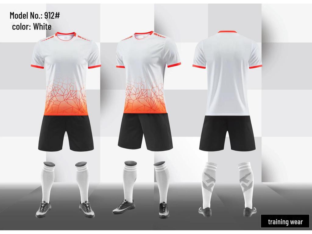 Летние спортивные костюмы для мальчиков: Футбольная форма и футболки для юношеских команд