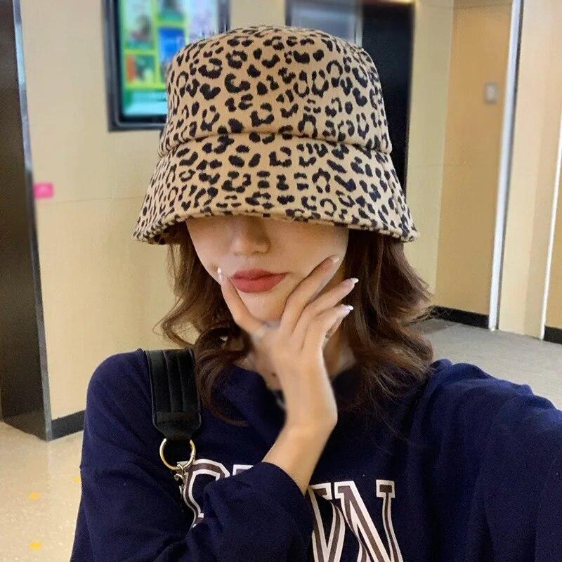 Рыбак, Самка леопарда, Тонкая, Солнце, Солнцезащитный крем, Весна, Осень Ведро с водой