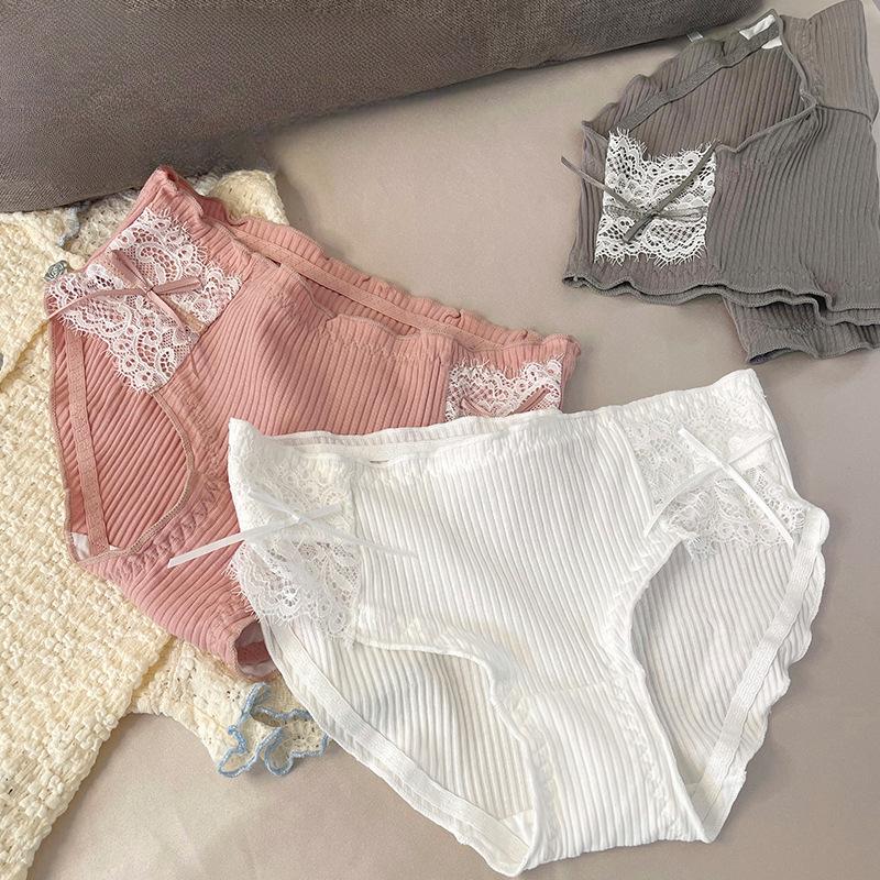 Elegant Lace Underwear for Women Made of Pure Cotton Cute Comfortable Threaded Bow for Girls with Black Fungus Edges Mid Waist Underwear Panties