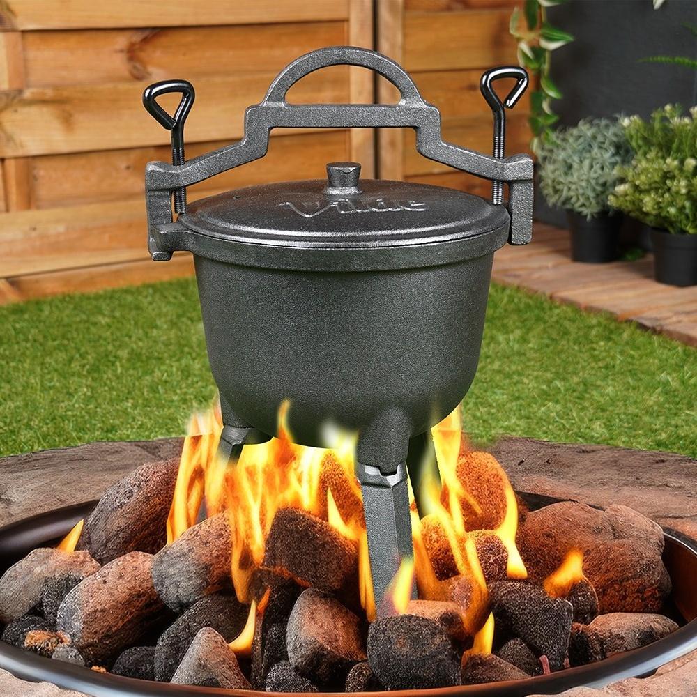 Enameled cast iron cauldron on legs with lid CAST LINE 4 l