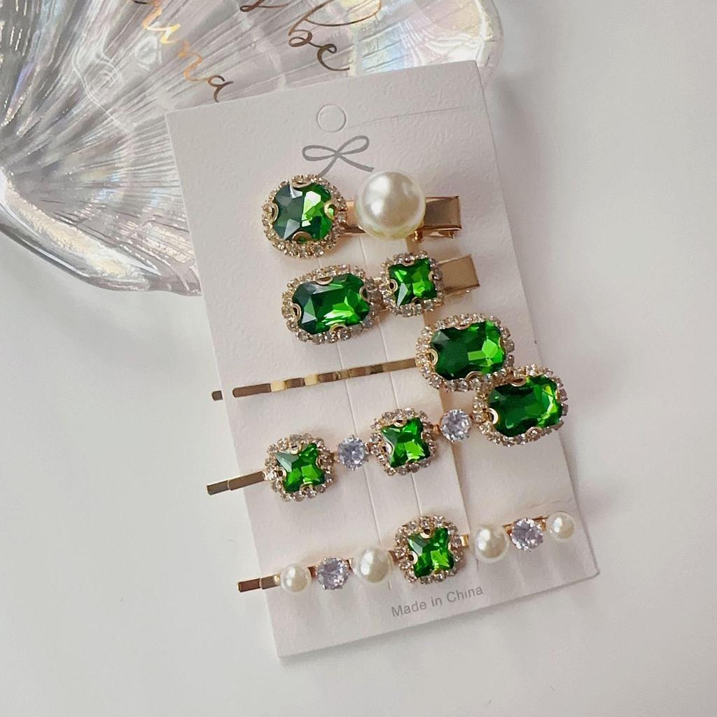 Emerald Rhinestone Retro Hair Clip for Women - Versatile, Elegant One-Word Hairpin for Bangs