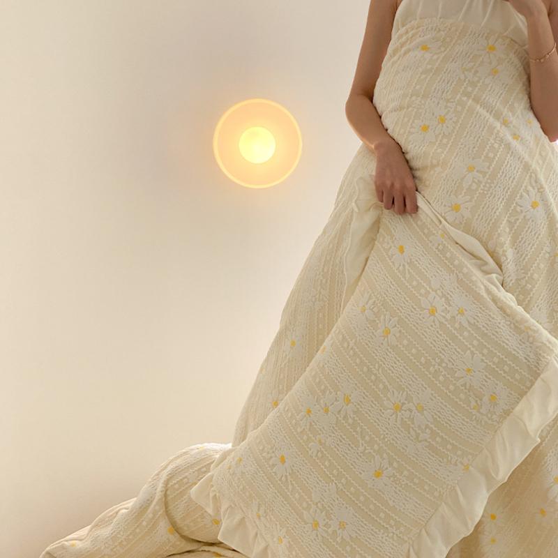 Зимний комплект постельного белья для беременных и младенцев класса А из четырех кусочков молочной муки из коралловой муки. Теплый и плюшевый толстый пододеяльник из фланели.