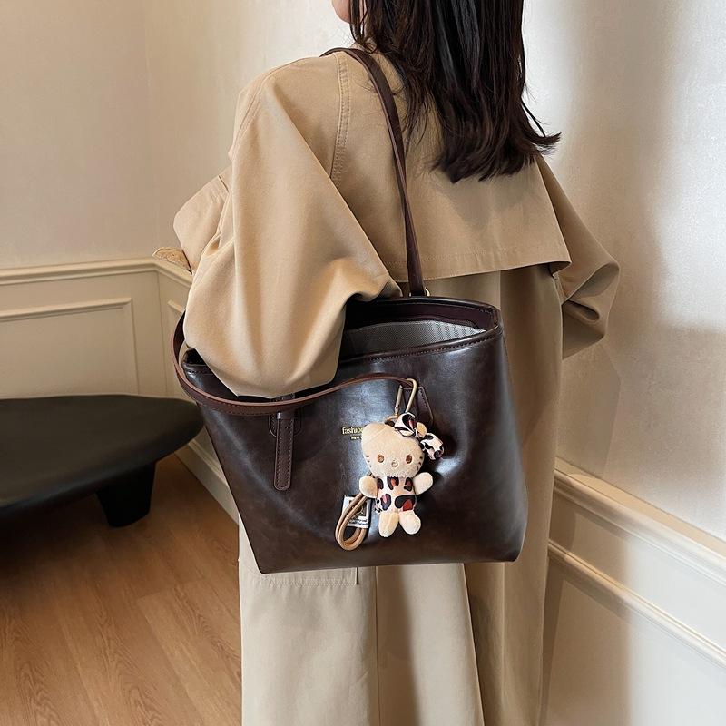 Сумка премиум-класса большой вместимости женская 2025 новая модная трендовая сумка на плечо сумка подмышку универсальная сумка-тоут внешняя торговля