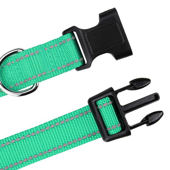 Светоотражающий ошейник для собак Нейлоновый ошейник для собак с металлическим D-кольцом Регулируемая посадка Безопасный ошейник для собак для маленьких, больших, средних собак Ночная прогулка