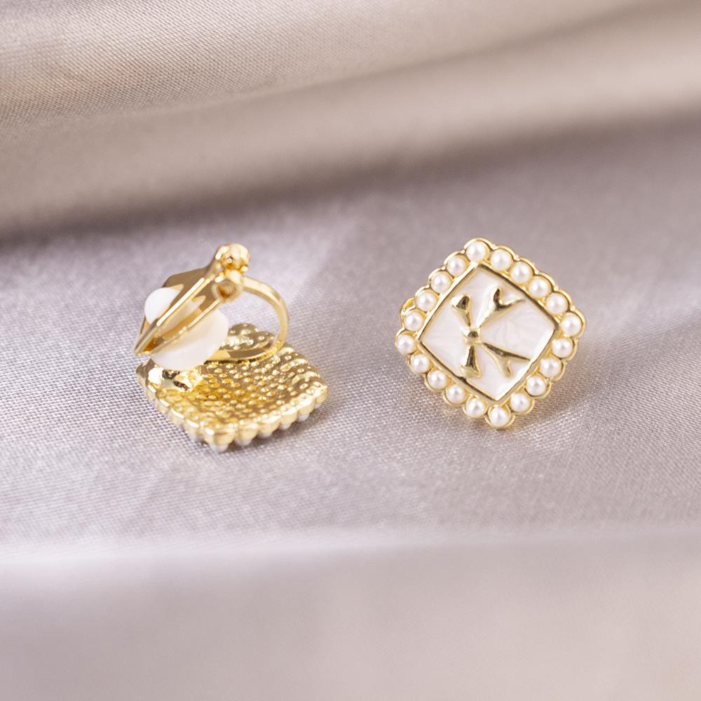 Универсальные легкие роскошные клипсы для ушей без проколов, повседневные высококачественные треугольные клипсы для ушей, универсальные женские серьги