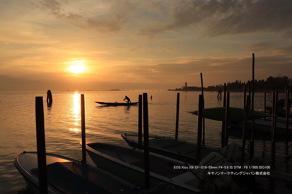 Canon Цифровая зеркальная камера EOS Kiss X9i с двойным зумом EOSKISSX9I-WKIT